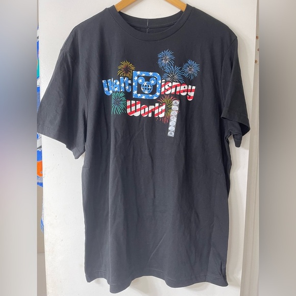 NWT Unisex Disney Black Americana Patriotic Fireworks Graphic Tee - Picture 1 of 4